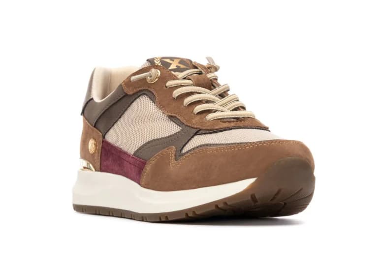Deportiva corte casual Xti color taupe multicolor