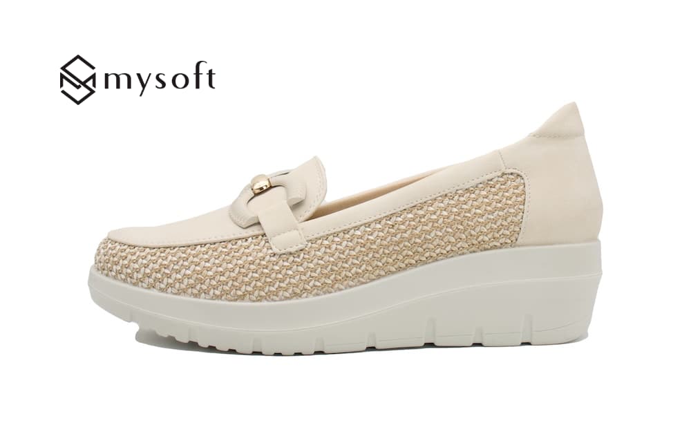 Mocasín Mysoft con Cuña y Textura Trenzada – Beige/Crema