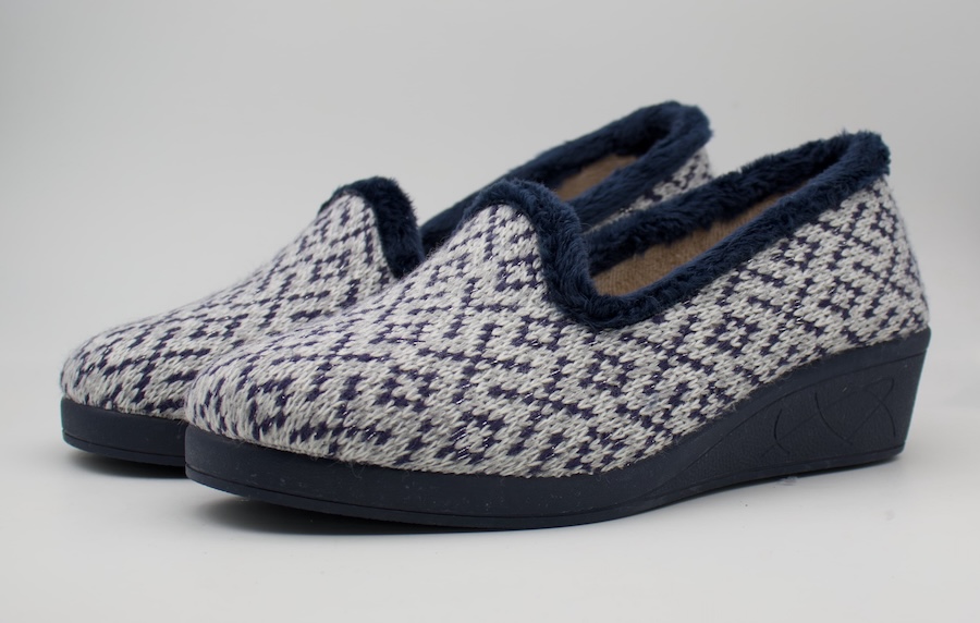 Zapatillas de casa cerradas con cuña