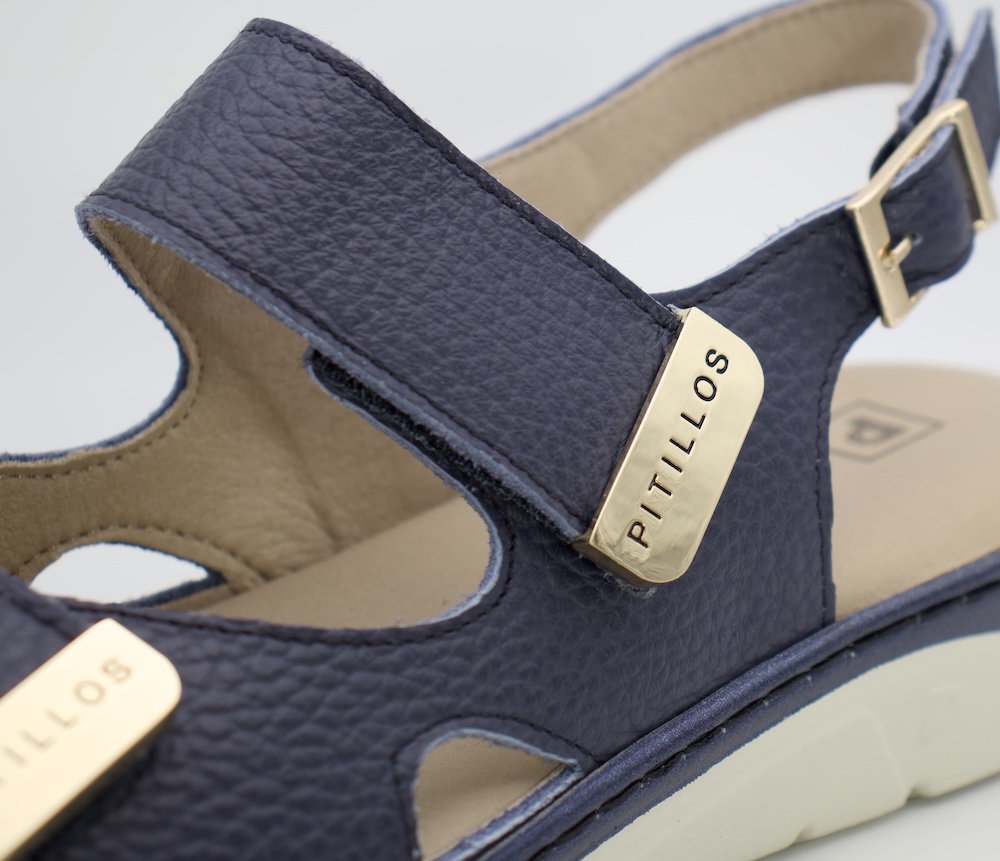 Sandalia de Piel color Marino Pitillos con Plantilla Extraíble y Velcro para Mujer