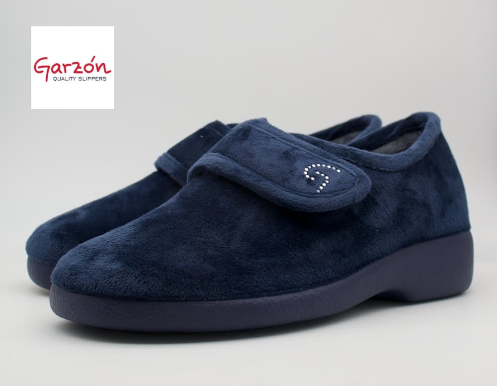 Zapatilla de casa de mujer con velcro en el empeine