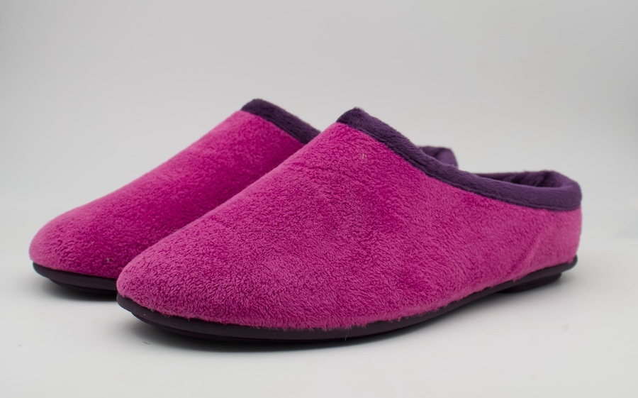 Zapatillas de casa planas color magenta