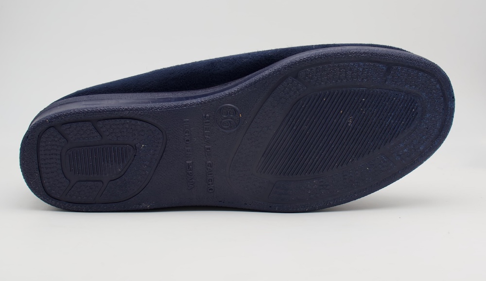 Zapatillas de casa de antelina azul cerradas