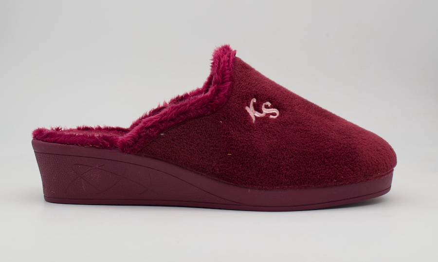 Zapatillas de casa con cuña trasera color burdeos