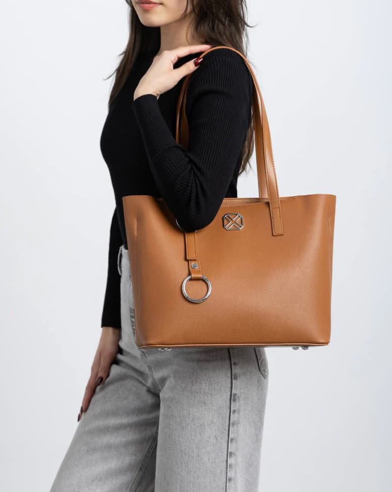 Bolso Tote Camel Xti - El Toque Cálido para tu Estilo Urbano