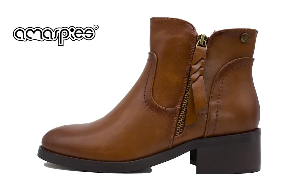 Botines color camel de tacón bajo Amarpies