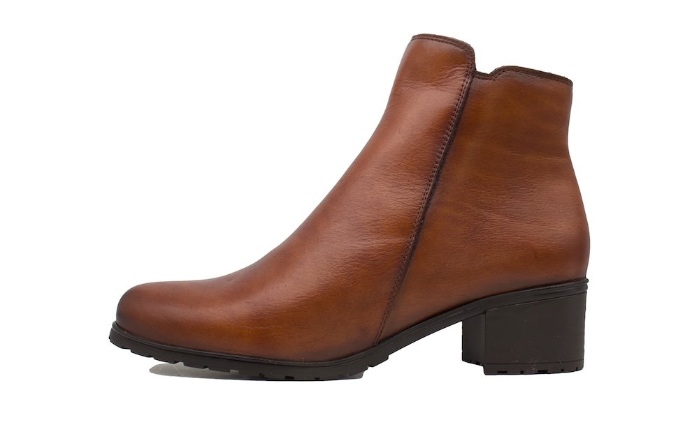 Botines clásicos de cuero curtido liso