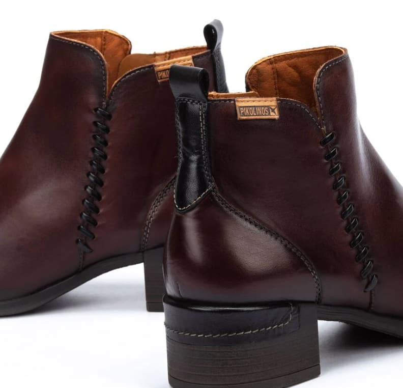 Botines Pikolinos modelo Malaga color caoba