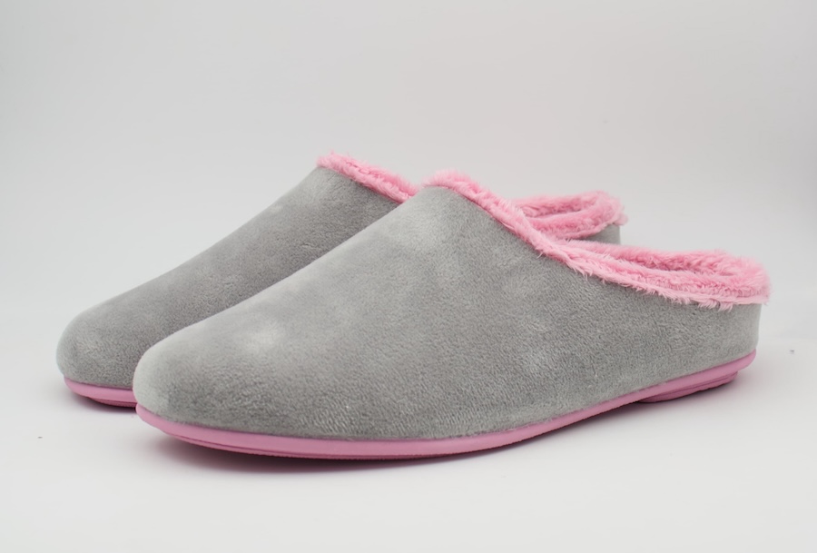 Zapatillas planas de estar en casa color gris-rosa