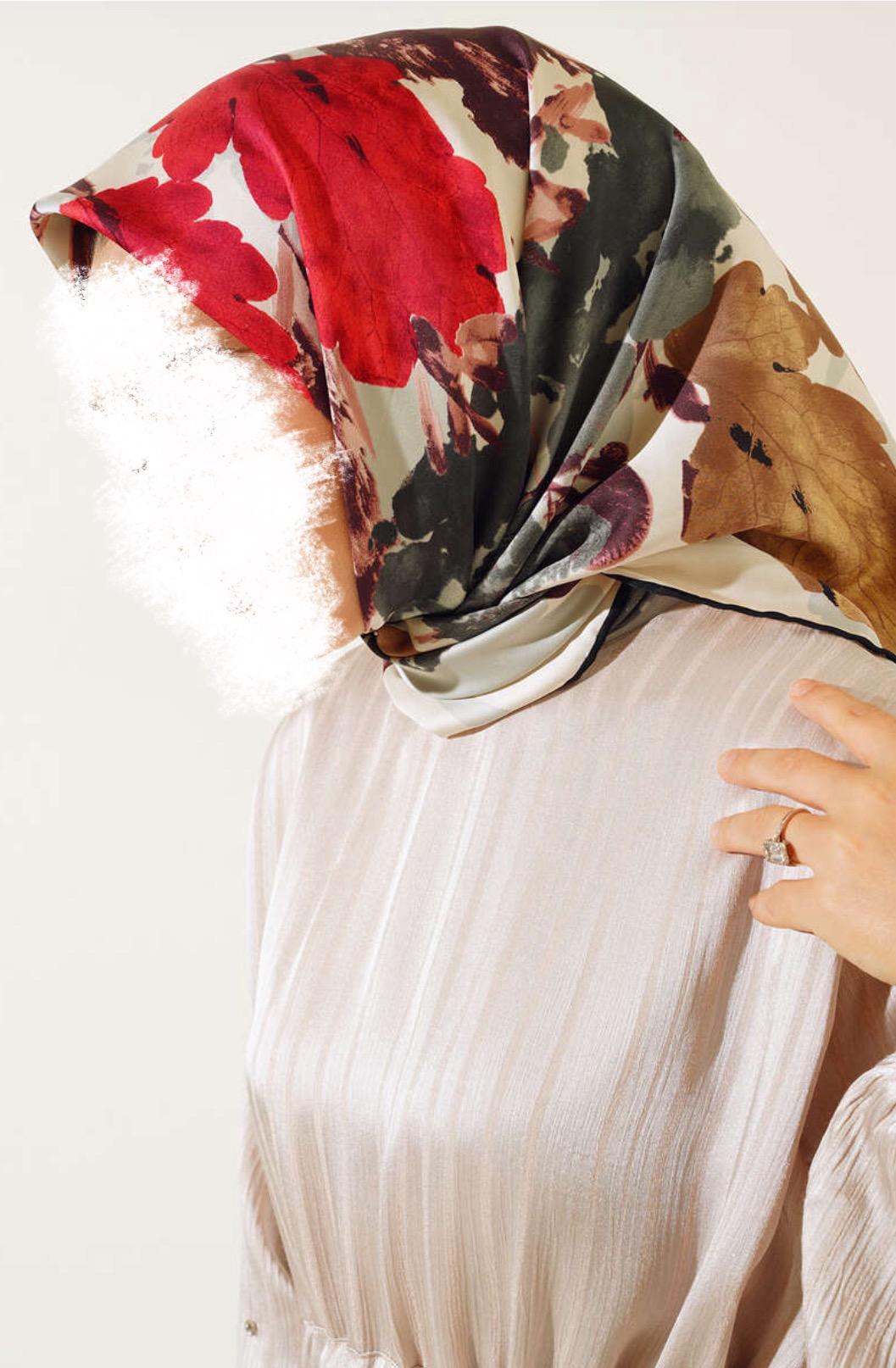 Hijab carré cousu main beige 