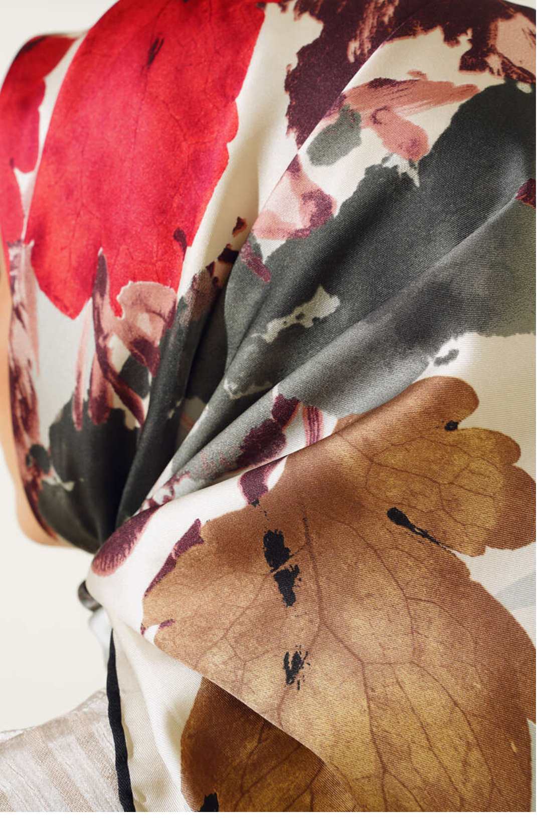 Hijab carré cousu main beige 