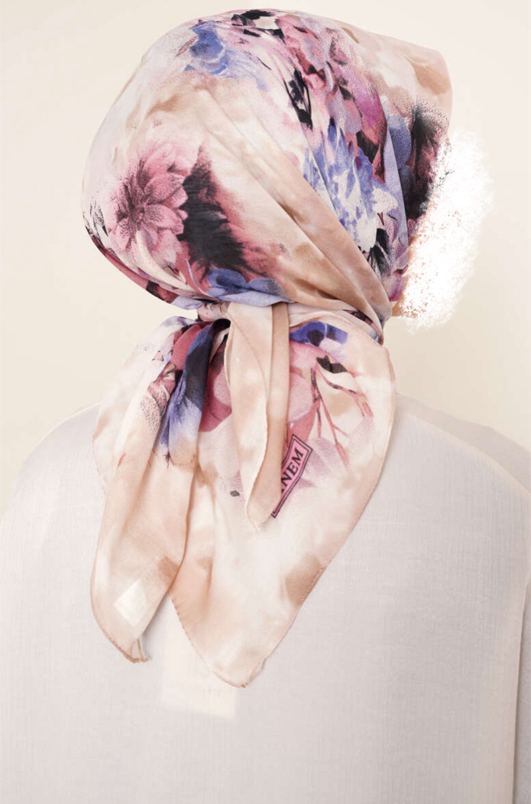 Hijab carré cousu main rose pâle