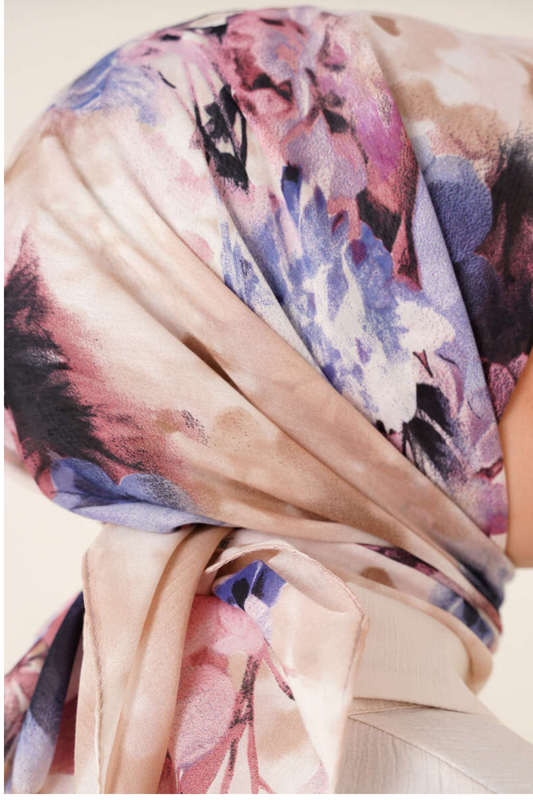 Hijab carré cousu main rose pâle