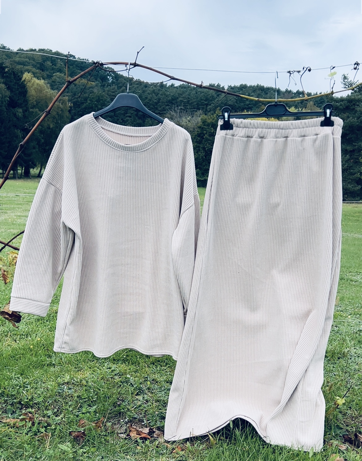 Ensemble KHERA avec jupe beige 