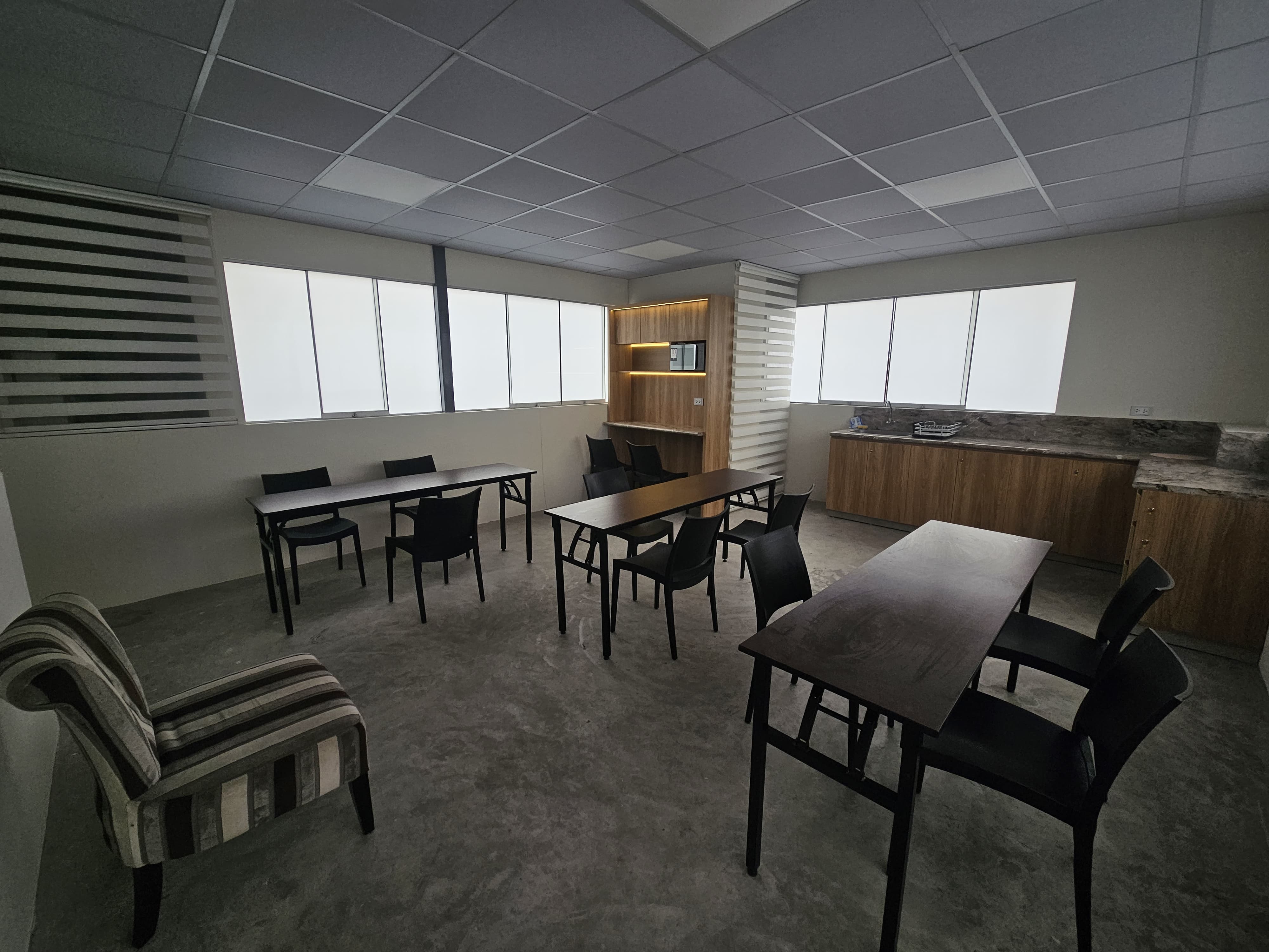 COMMUNITY ROOM