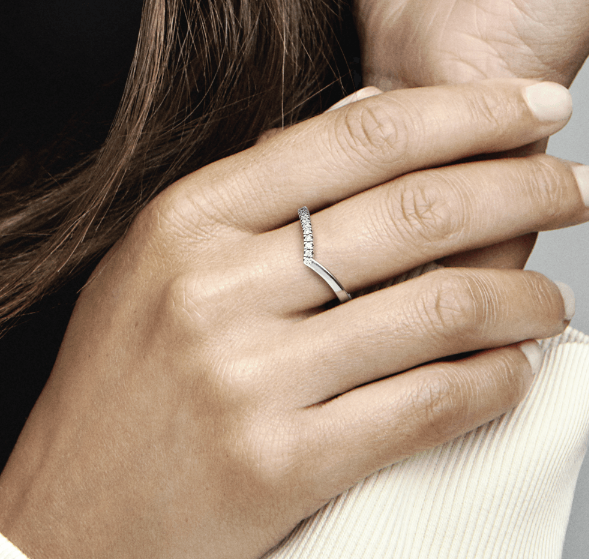 Anillo Pandora Deseo brillante Timeless