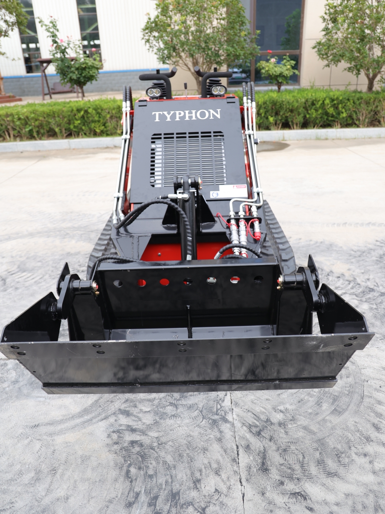 Skid Steer Loader 4-in-1 Bucket Attachment – Ideal for USA Construction Needs