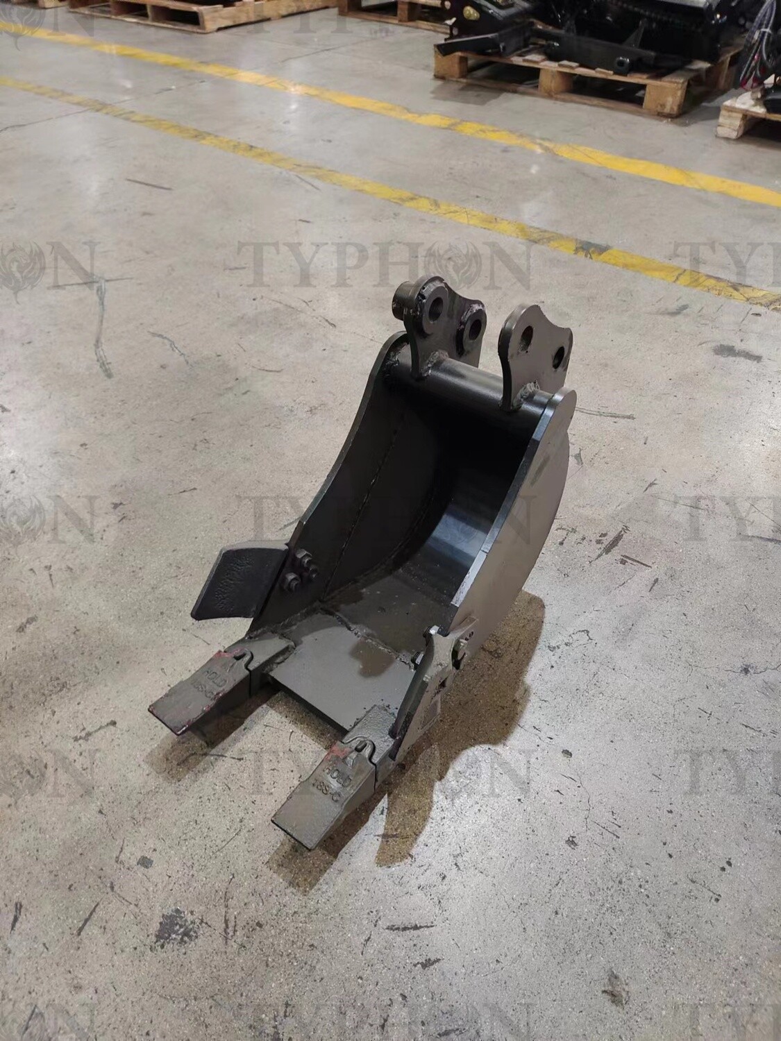 2-3.5 Ton Excavator 250mm Narrow Bucket – 9.8 Inch Trenching Attachment for Precision Digging
