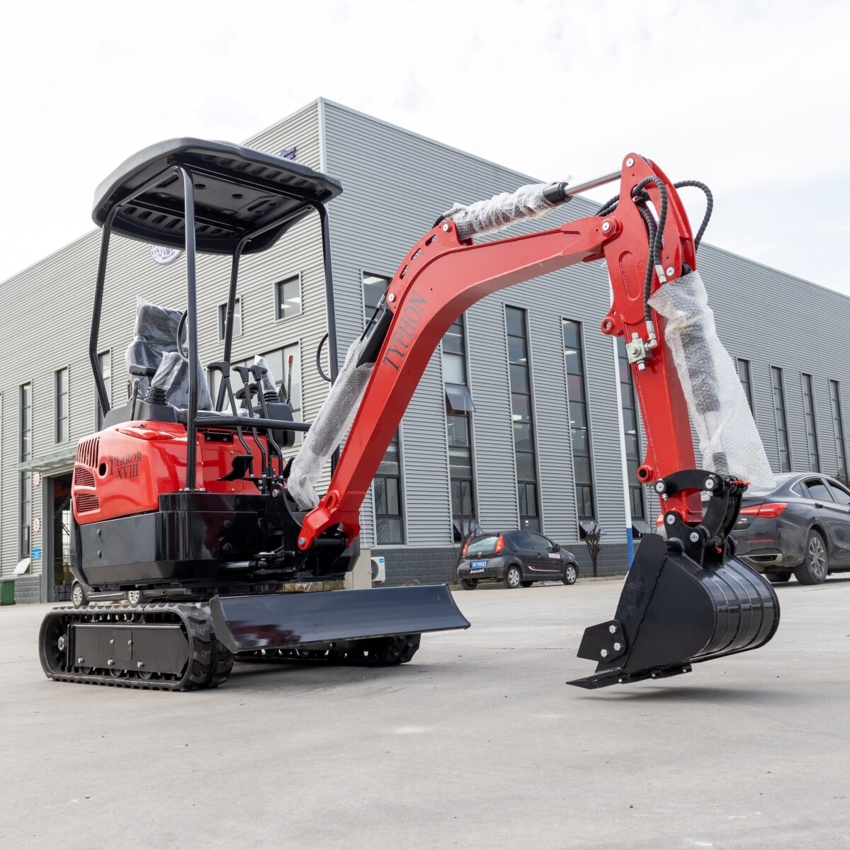 New 4,000 lb TYPHON Lux Mini Excavator – Kubota Diesel Engine, Rubber Track