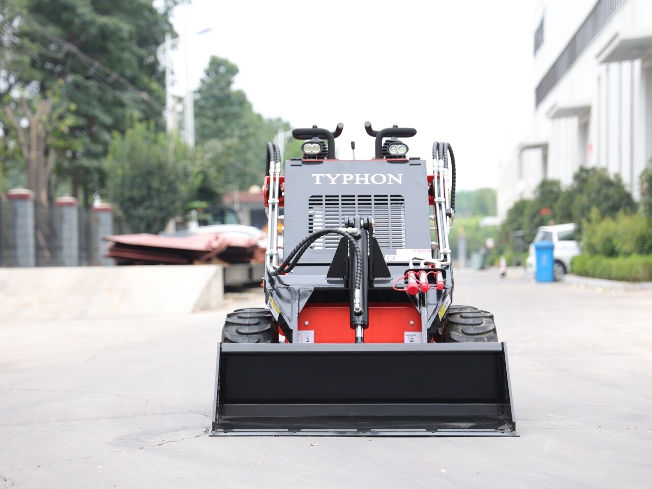 New STOMP 1,800lbs Mini Skid Steer – 23HP Gas Engine, EPA B&S, USA