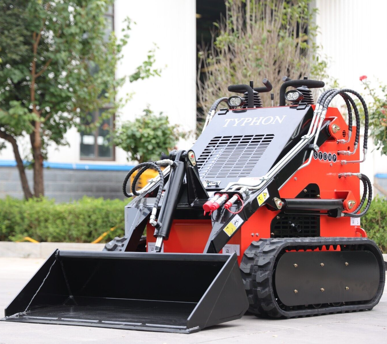 Tracked Skid-Steer Loader – 22.1 HP Honda EPA Gas Engine for Gardens, Farming