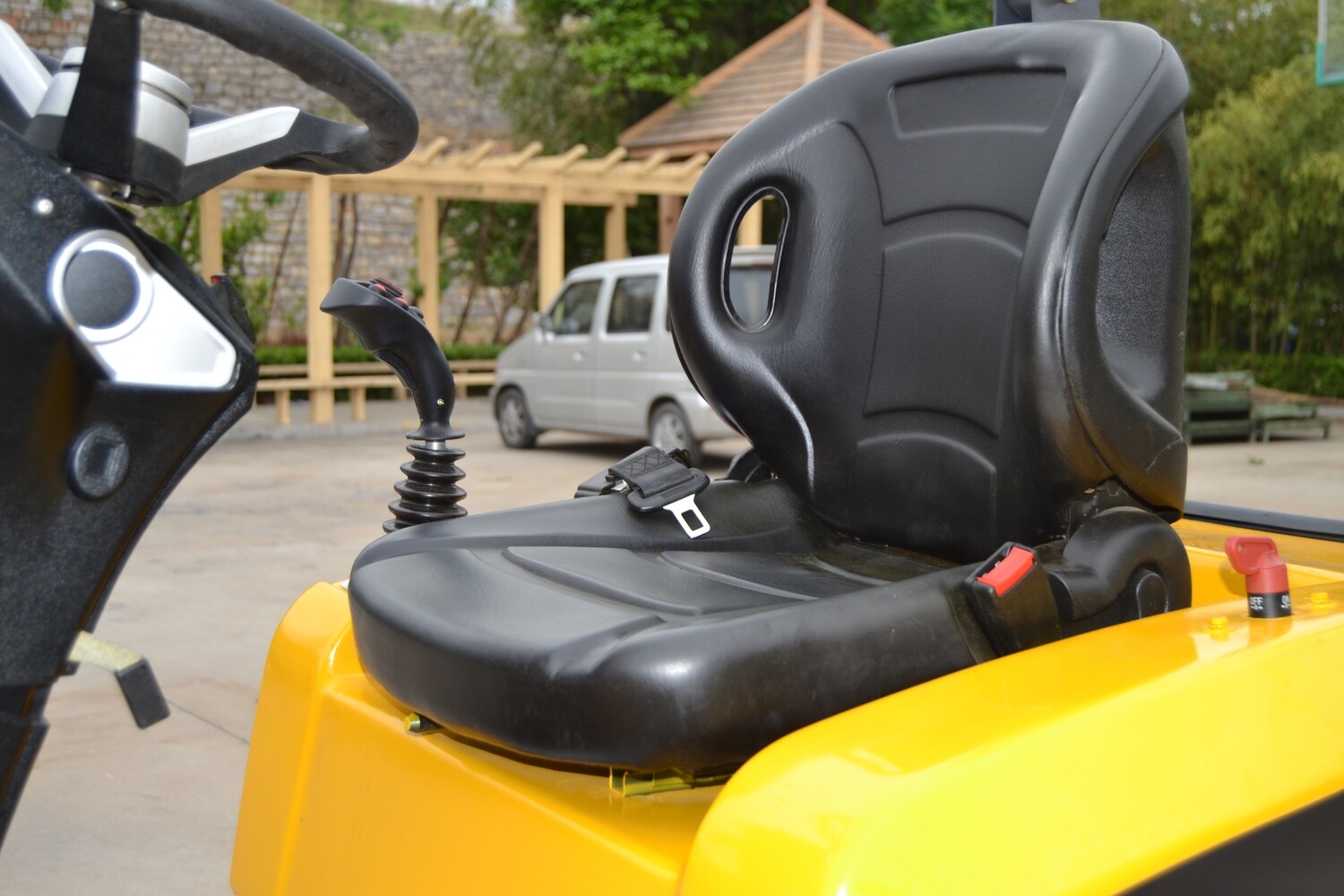 New TYPHON Wheel Loader w/ Kubota D1105 Engine 24hp – 1 Ton Load Capacity USA