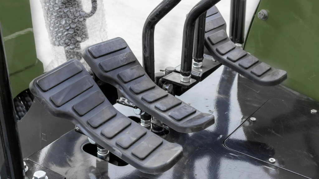 2025 4000 lb Typhon Terror XVIII Mini Excavator Rubber Track with Kubota Diesel Engine