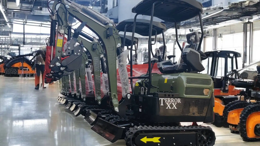 2025 4,000 lb Green TYPHON TERROR XX Mini Excavator Rubber Track with Kubota D902 Diesel Engine USA