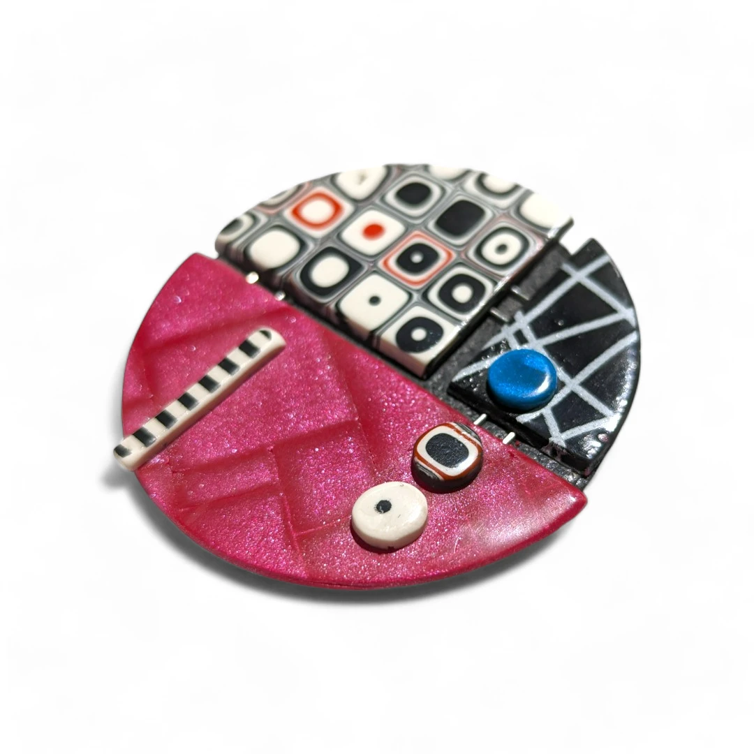 geometric brooch - red & dots circle