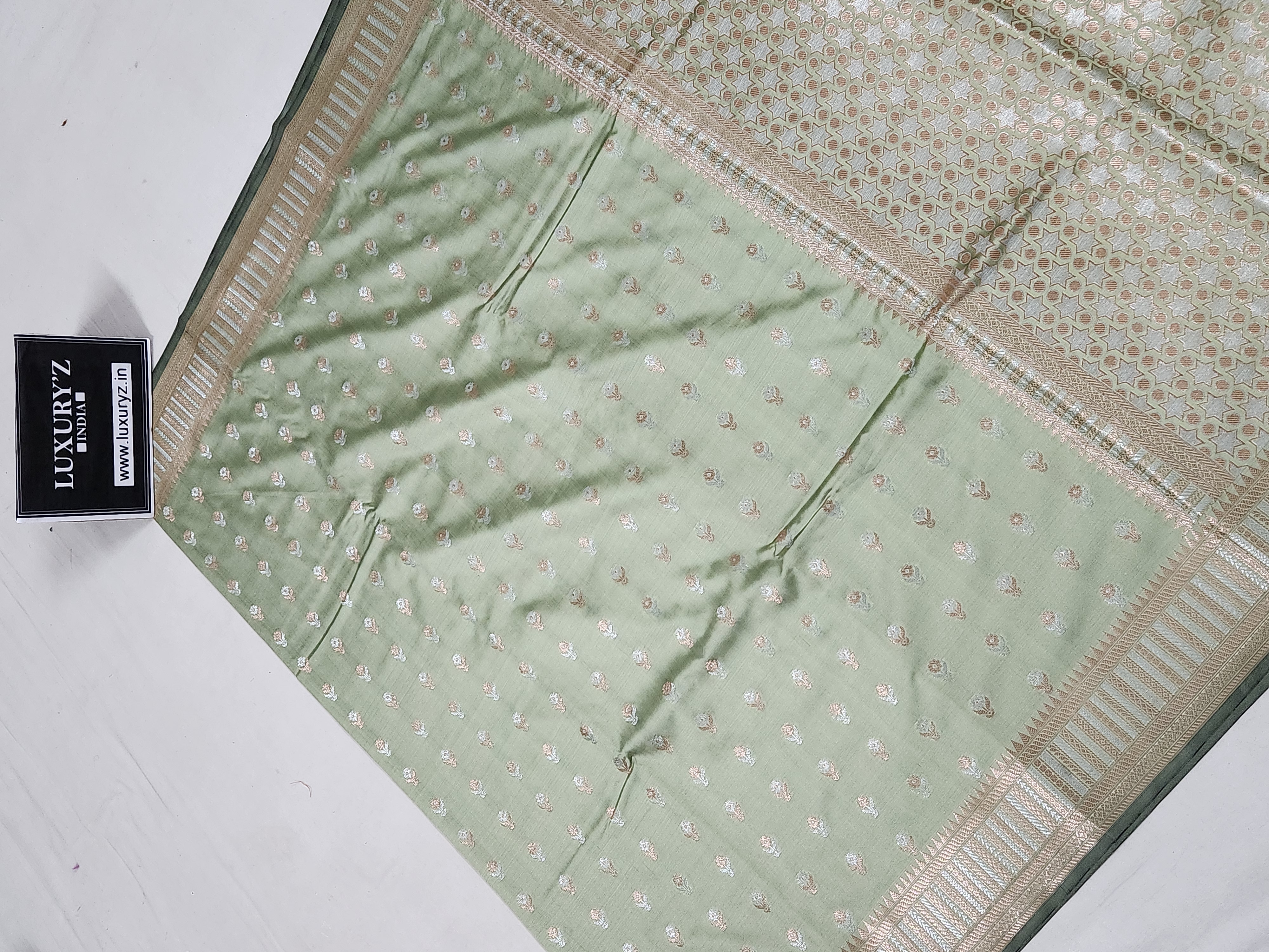 LIGHT PISTACHIO GREEN BANARASI KATAN SILK SAREE WITH DESIGNER WEAVING BLOUSE