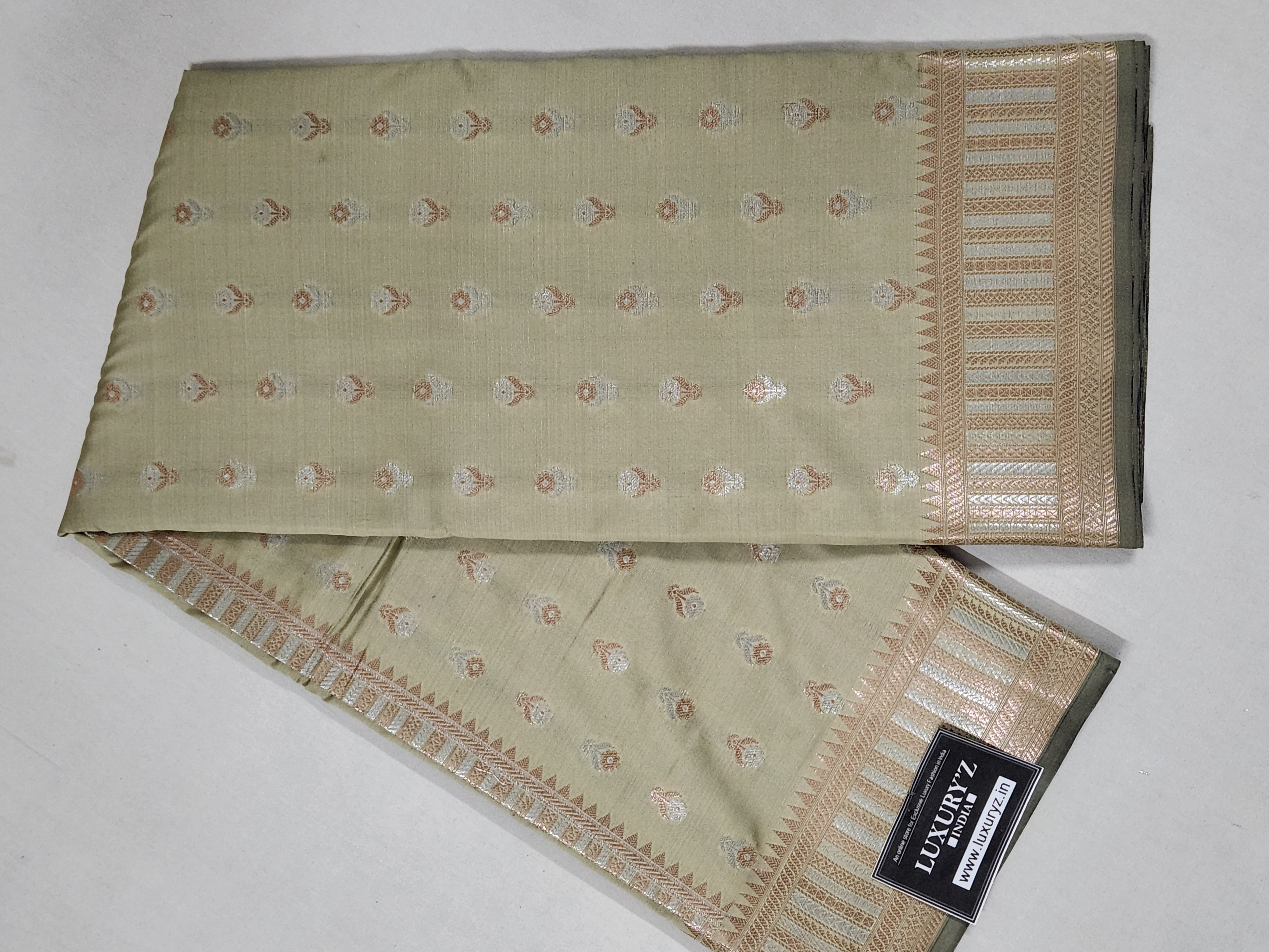 LIGHT BUTTER YELLOW BANARASI KATAN SILK SAREE WITH DESIGNER WEAVING BLOUSE
