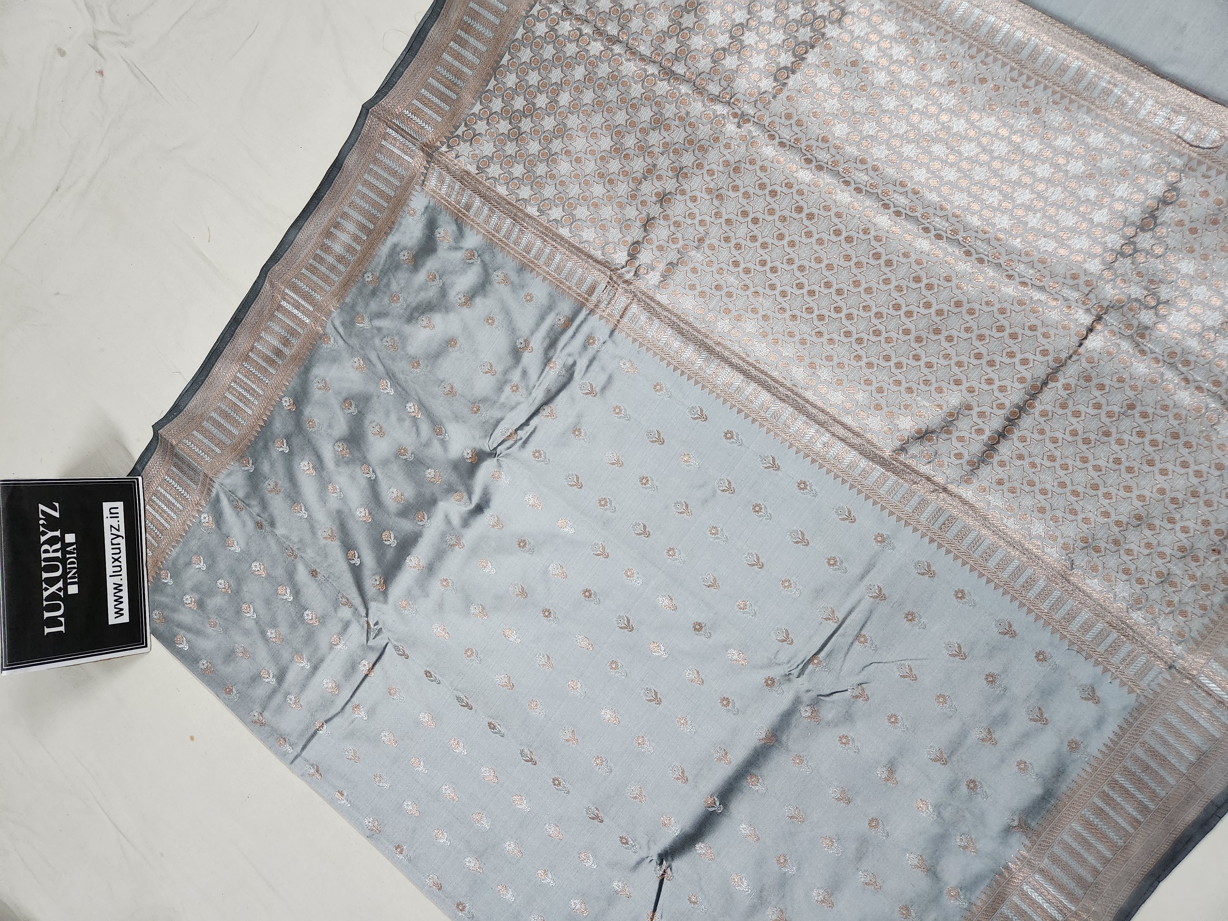 LIGHT SILVER BANARASI KATAN SILK SAREE WITH DESIGNER WEAVING BLOUSE