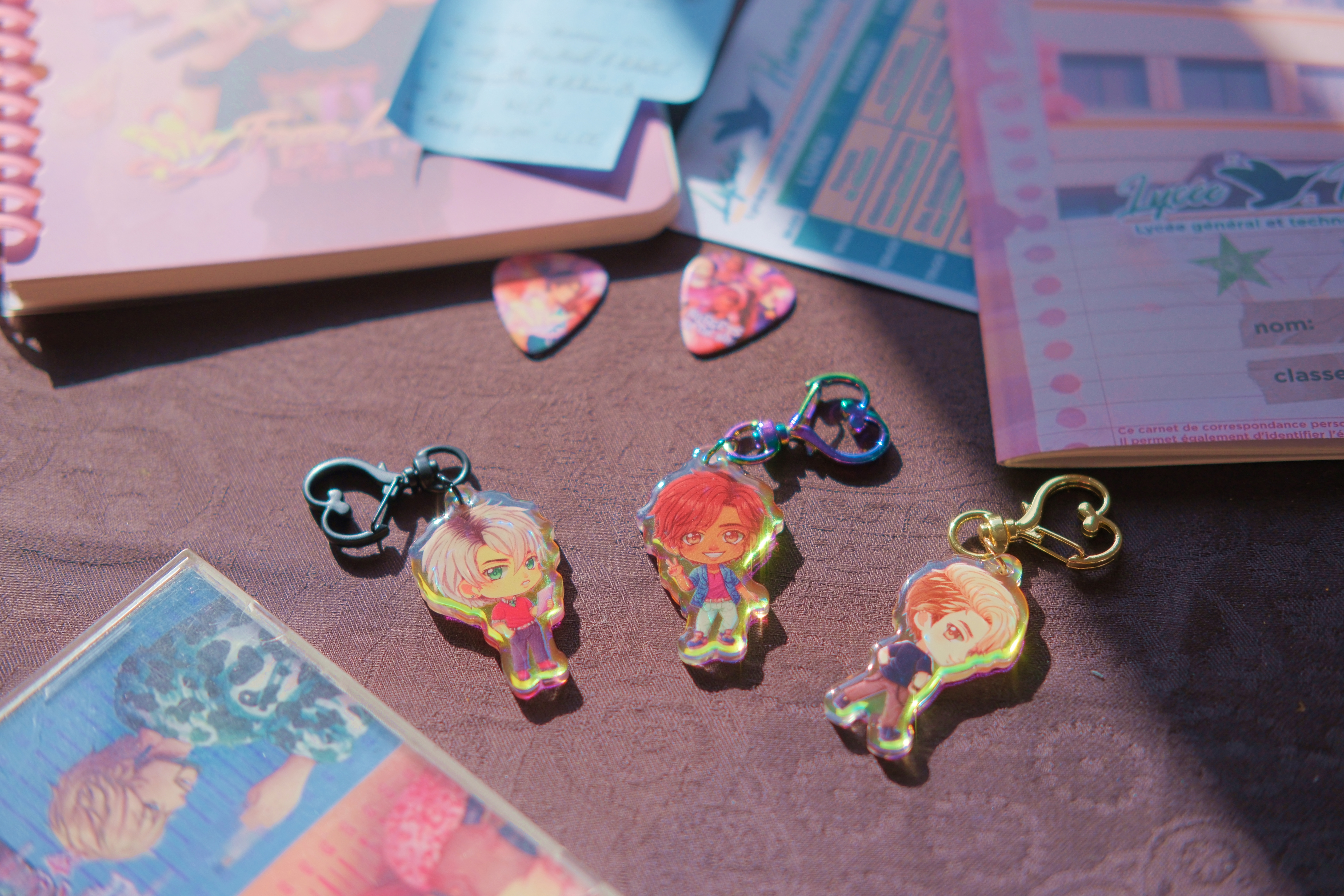 PORTE-CLÉ CHIBI - FLY : FOREVER LOVING YOU