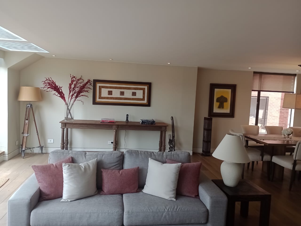 Hermoso apartamento en Rosales totalmente remodelado CO$3.000.000.000