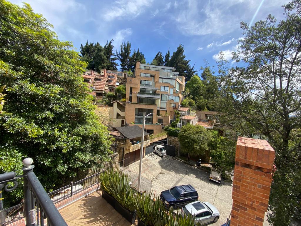 Venta ó arriendo en Santa Ana en Bogotá CO$3.900.000.000