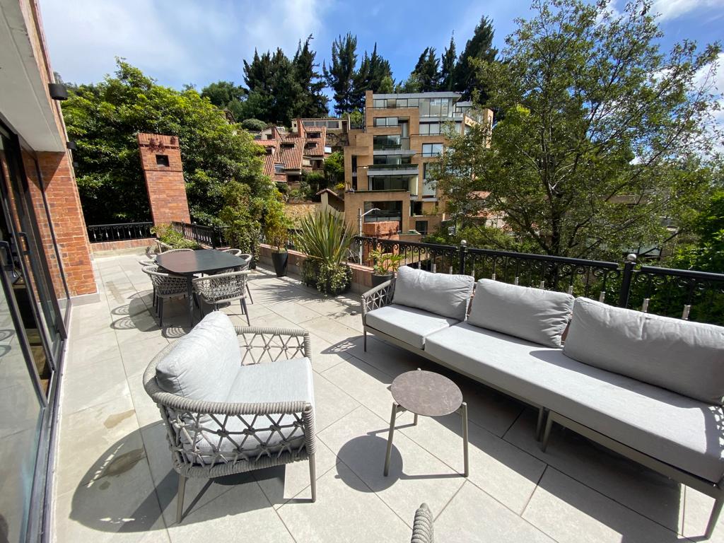 Venta ó arriendo en Santa Ana en Bogotá CO$3.900.000.000
