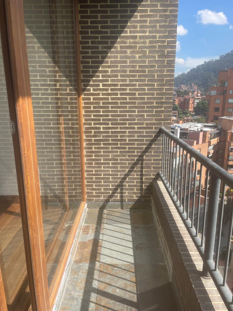 Apartamento Moderno - Club House en barrio Rosales de Bogotá CO$8.800.000