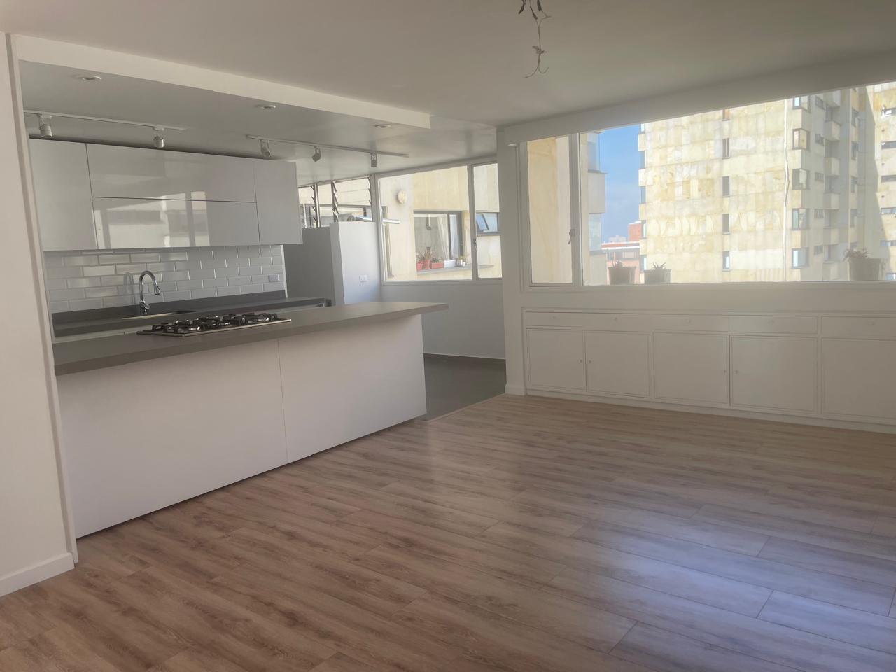 Apartamento para venta o arriendo en Torres del Castillo en barrio Rosales de Bogotá CO$2.000.000.000 
