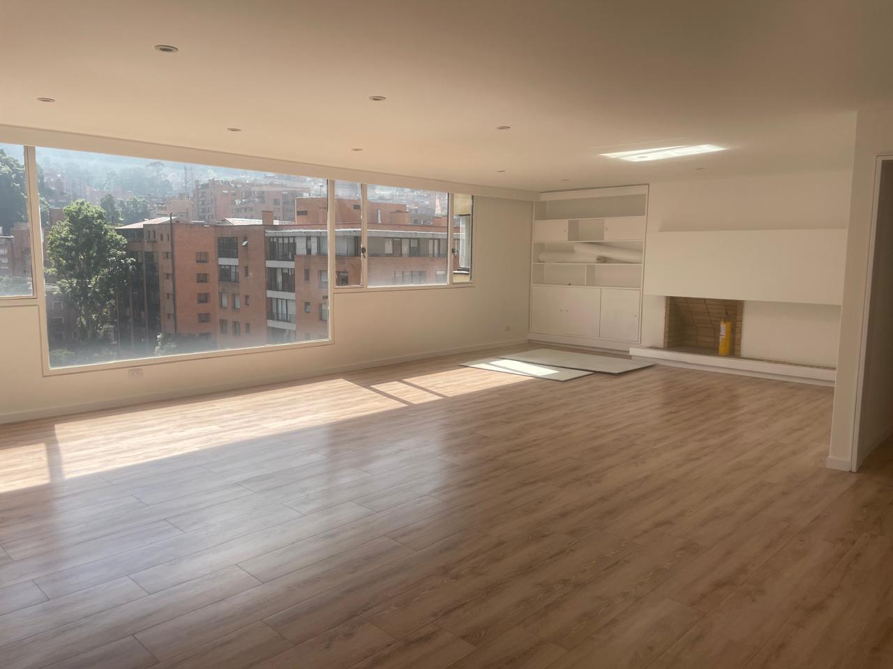 Apartamento para venta o arriendo en Torres del Castillo en barrio Rosales de Bogotá CO$2.000.000.000 
