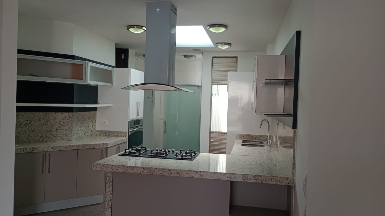 Apartamento en arriendo barrio Chicó de Bogotá CO$14.300.000