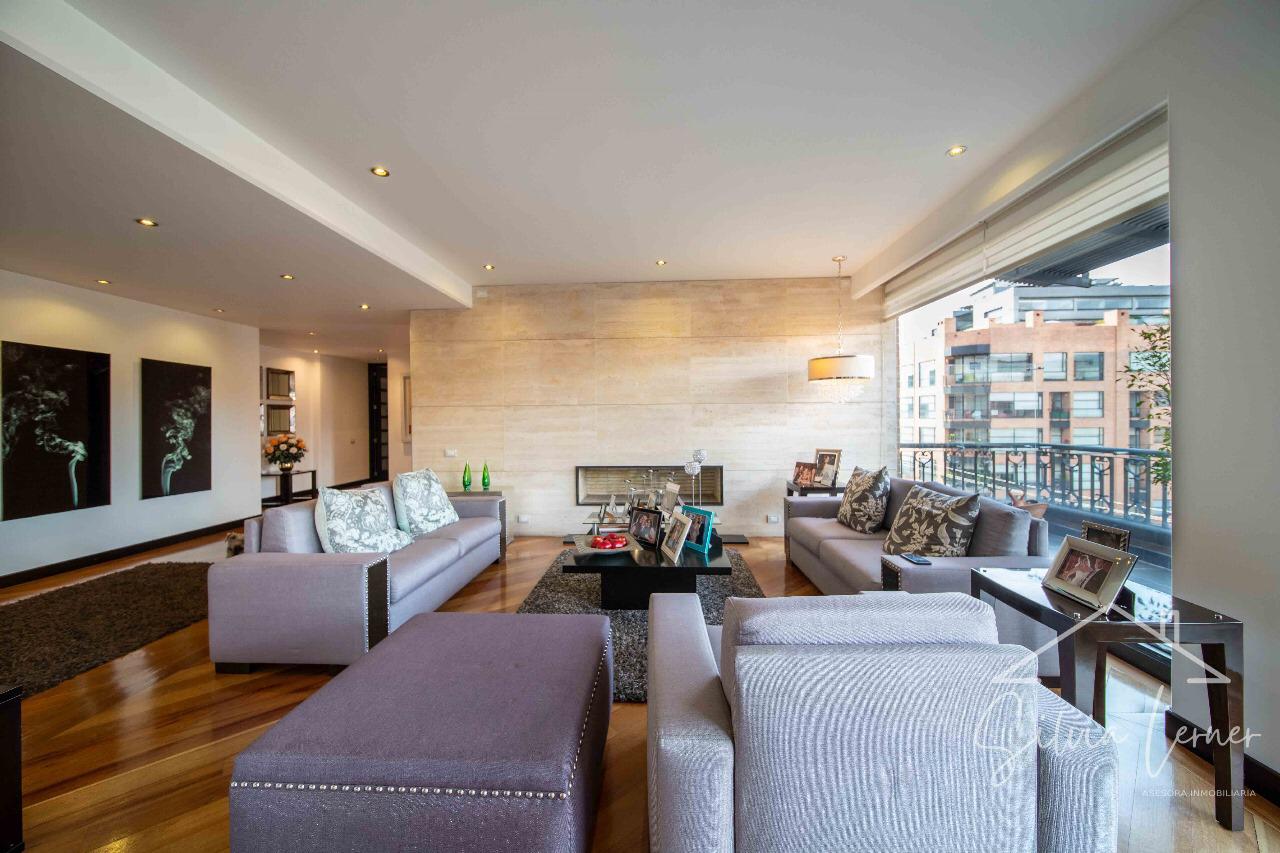 Pent House en venta en barrio Chicó Navarra de Bogotá CO$2.950.000.000