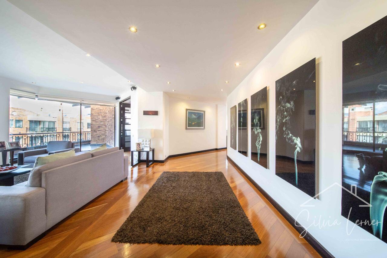 Pent House en venta en barrio Chicó Navarra de Bogotá CO$2.950.000.000