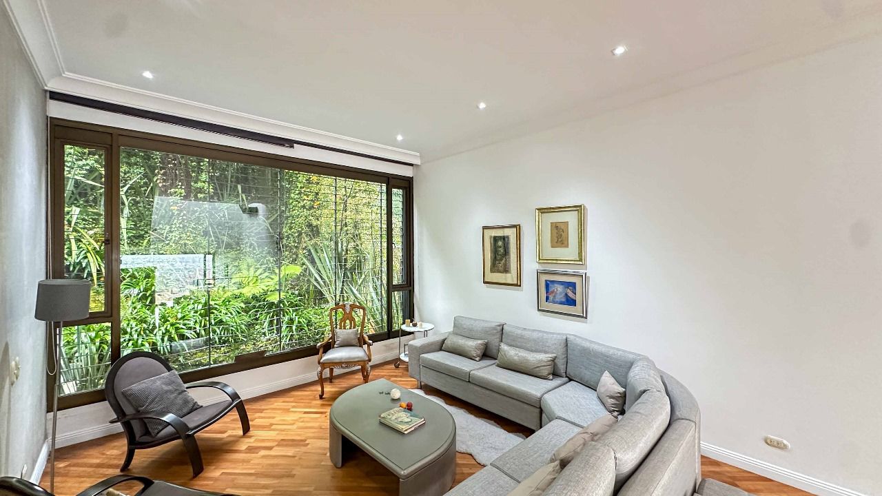 Apartamento triplex en venta o arriendo en Chicó Oriental CO$3.350.000.000