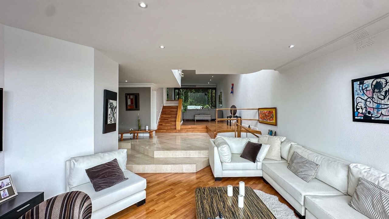 Apartamento triplex en venta o arriendo en Chicó Oriental CO$3.350.000.000
