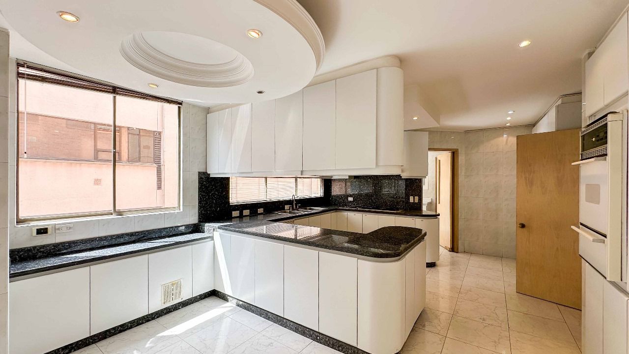 Apartamento amplio en Venta barrio El Chicó de Bogotá CO$2.700.000.000 