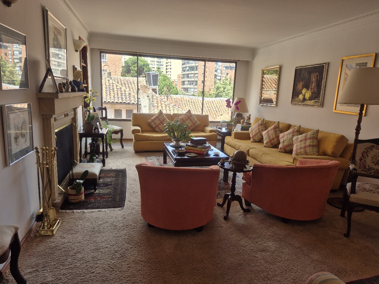Apartamento en Venta en el barrio Los Rosales de Bogotá CO$1.400.000.000