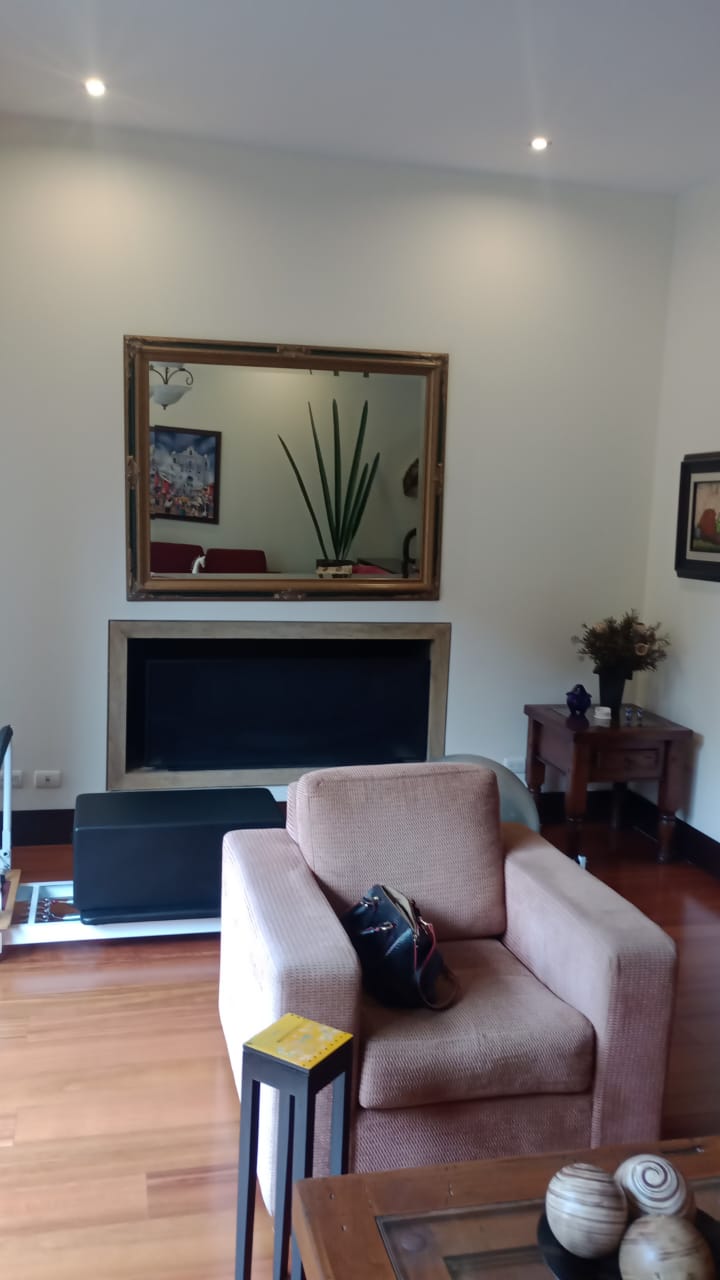 Apartamento en arriendo en Barrio La Cabrera de Bogotá CO$13.500.000 + Administración