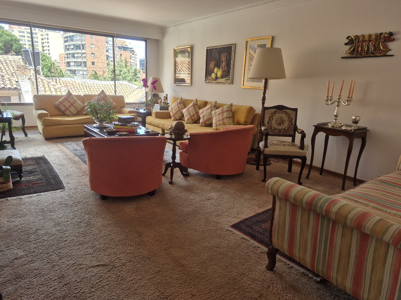 Apartamento en Venta en el barrio Los Rosales de Bogotá CO$1.400.000.000