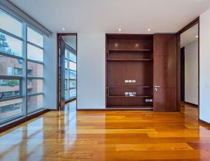 Apartamento de lujo en arriendo, barrio La Cabrera de Bogotá CO$30.900.000 