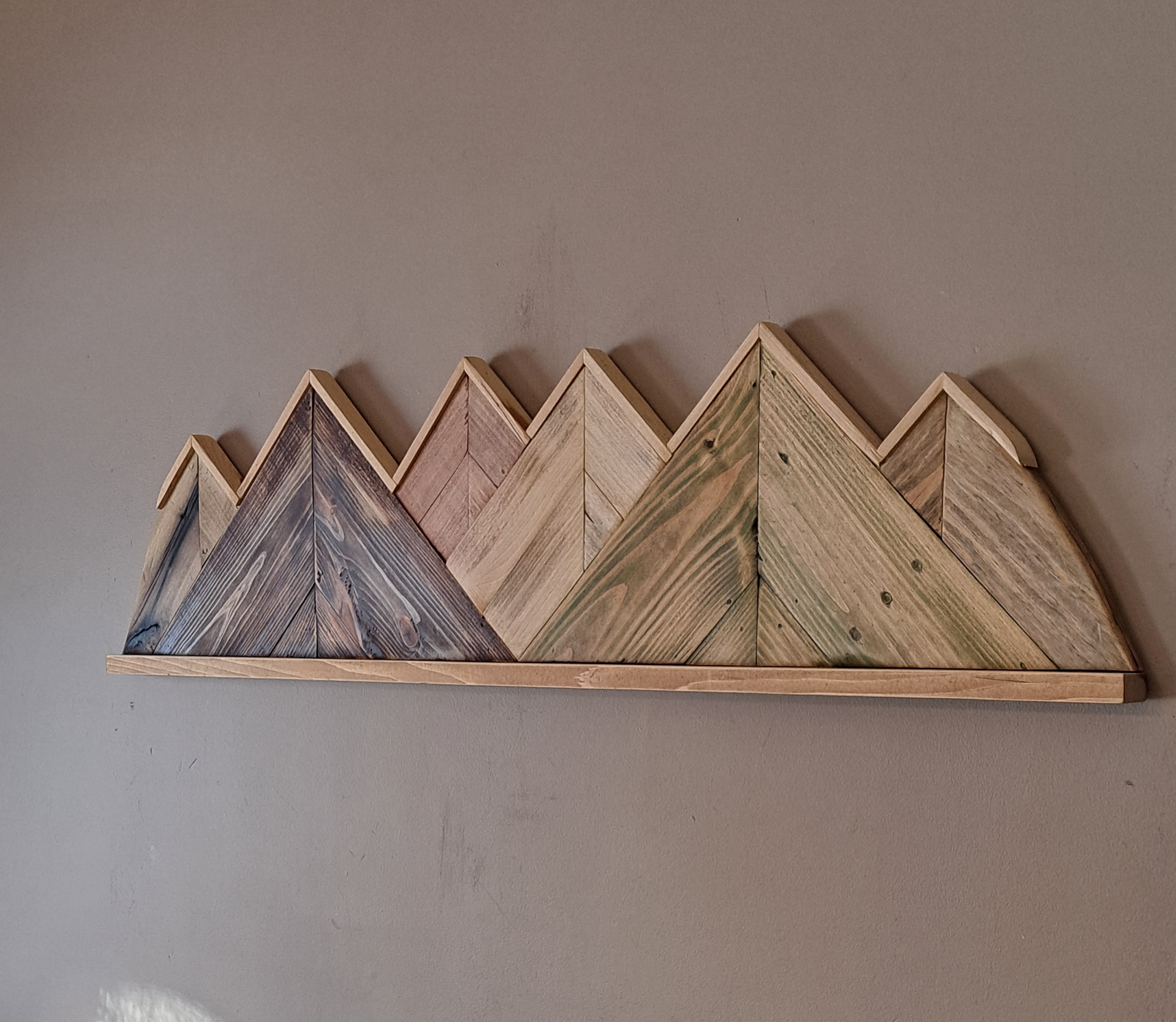 Reclaimed Pallet Wood Mountains 